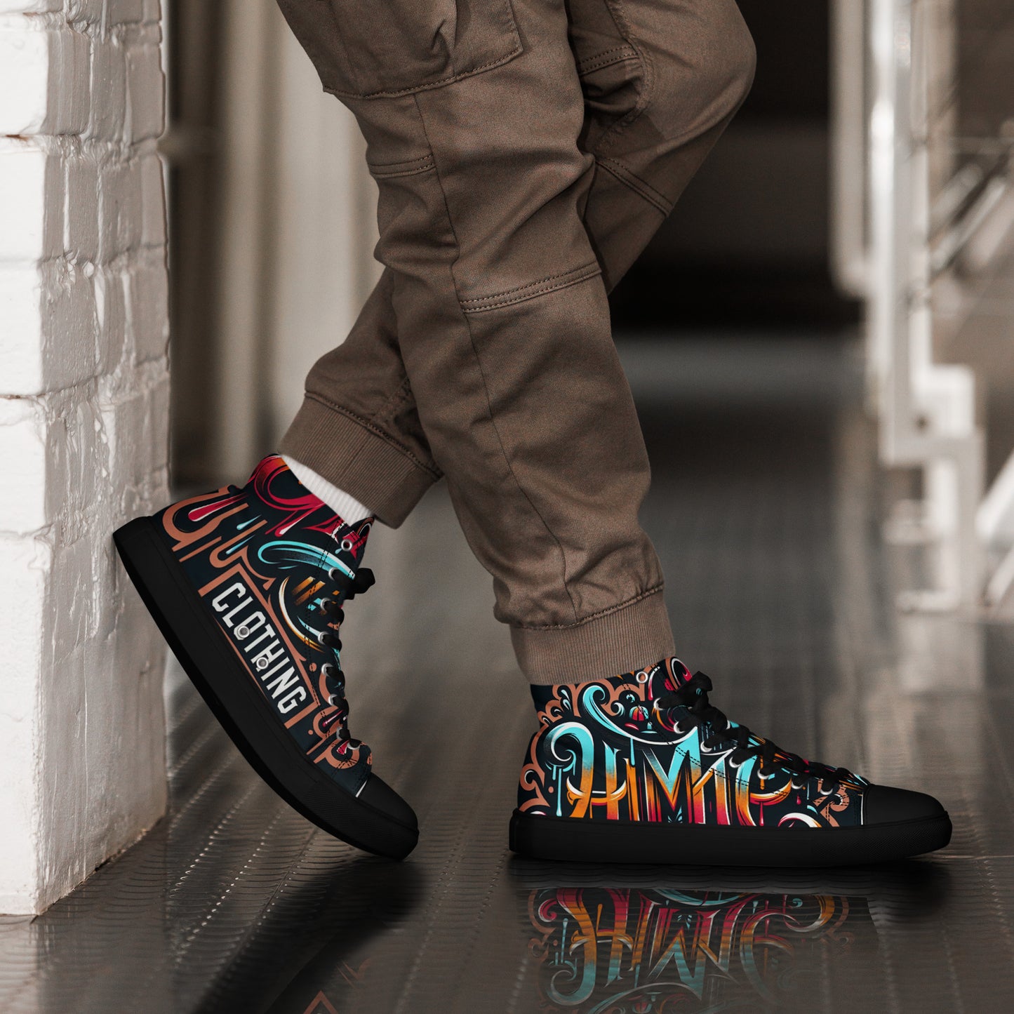 The Avery Collection Men’s high top canvas shoes