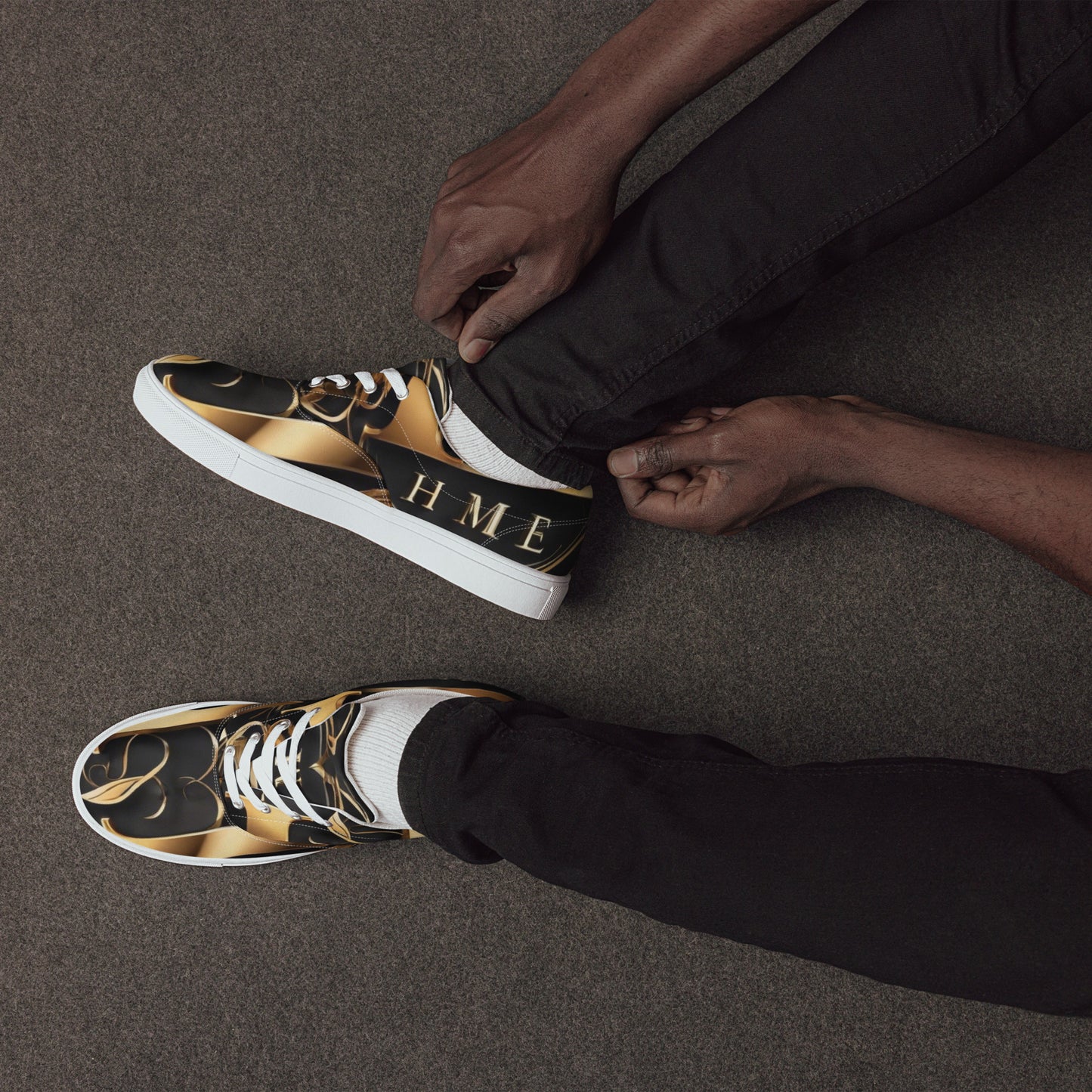 The Lou Collection Men’s lace-up canvas shoes
