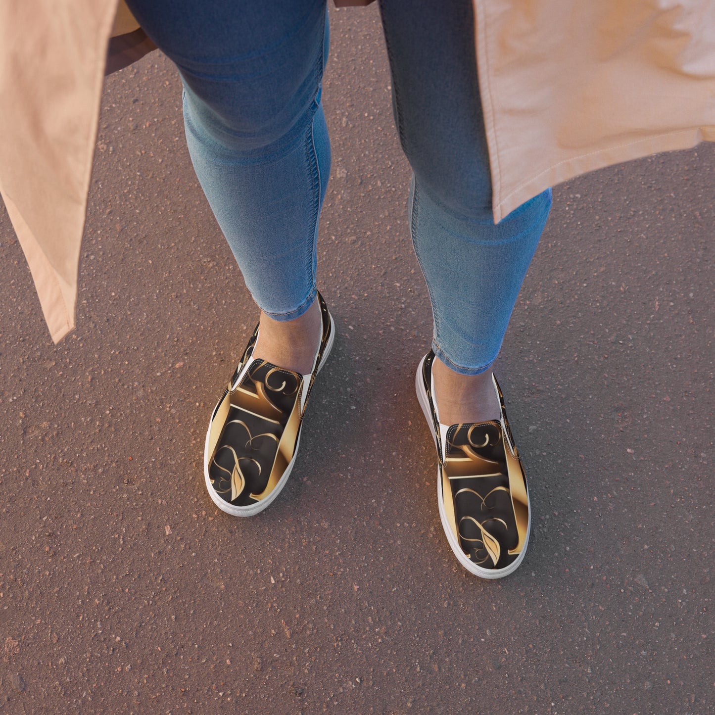 The Lou Collection Women’s slip-on canvas shoes